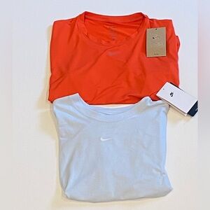 Nike set of 2 women’s T-shirts perfect both NWT blue slim fit red Dri fit size L